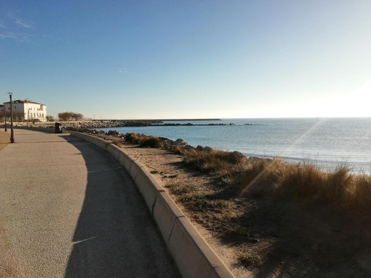 Cmr Vila Saintes-Maries-de-la-Mer Exterior foto